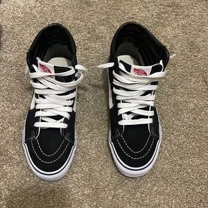 High top black and white vans
